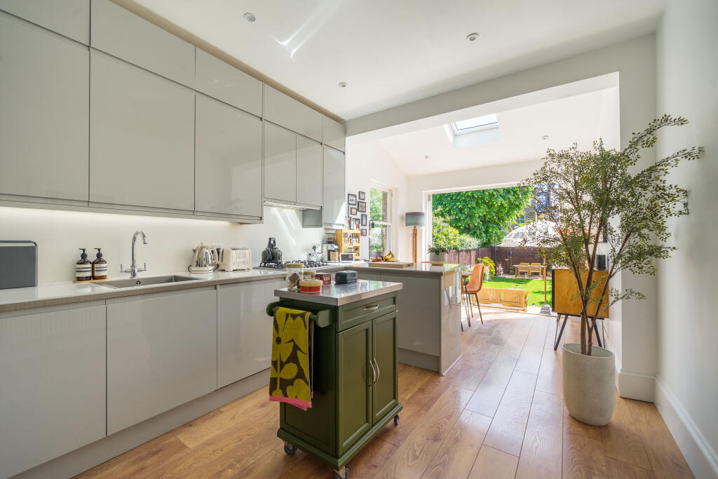 House in London, Brentham Garden Suburb, Perivale - View 5