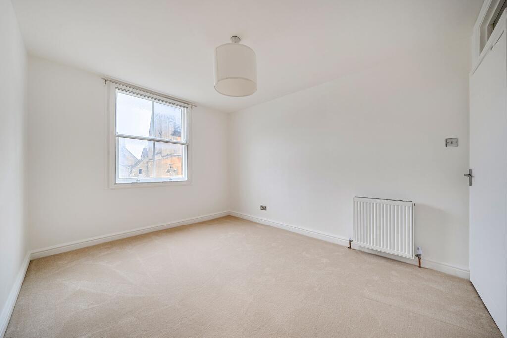 Apartment in Gloucester - More