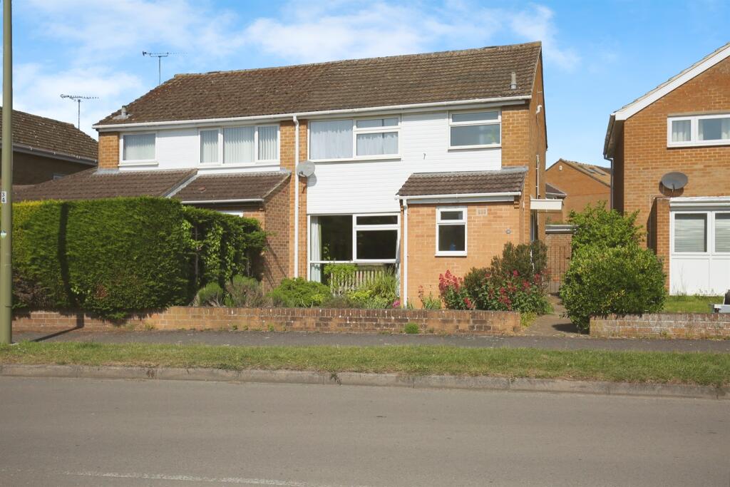 Main image of property: Peachcroft Road, Abingdon