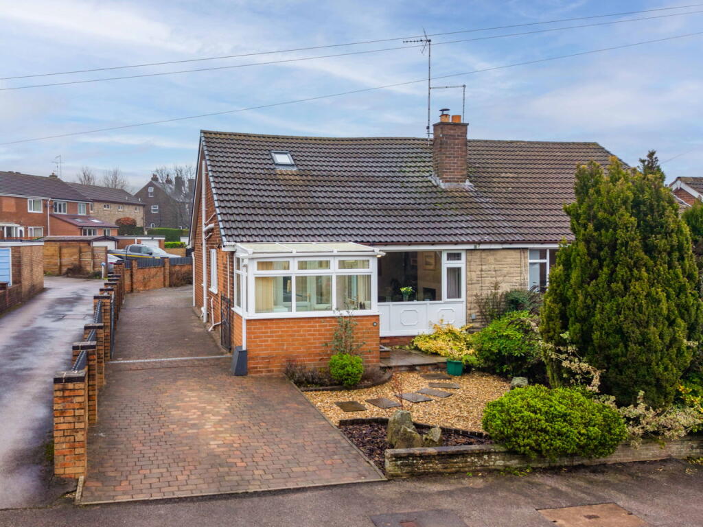 3-bed semi-detached on Birks Avenue, Millhouse Green, S36 9NA, £290,000