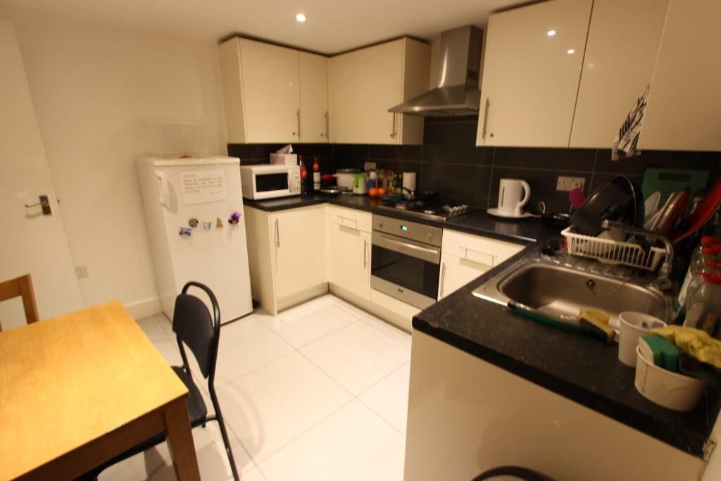 House in London - View 5