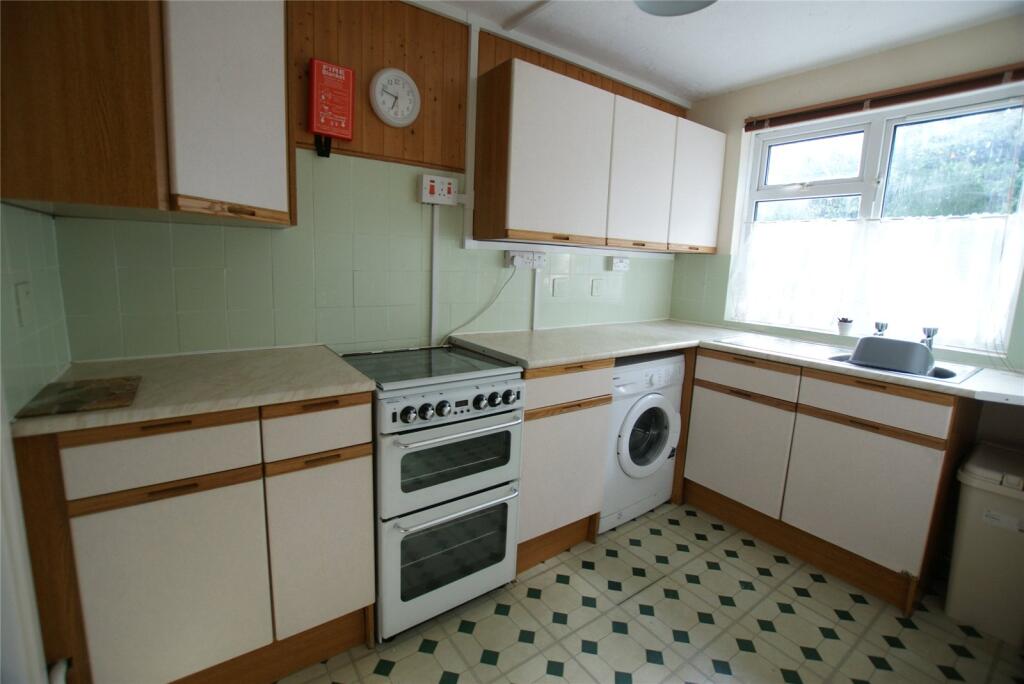 Apartment in Havant, Emsworth - View 2
