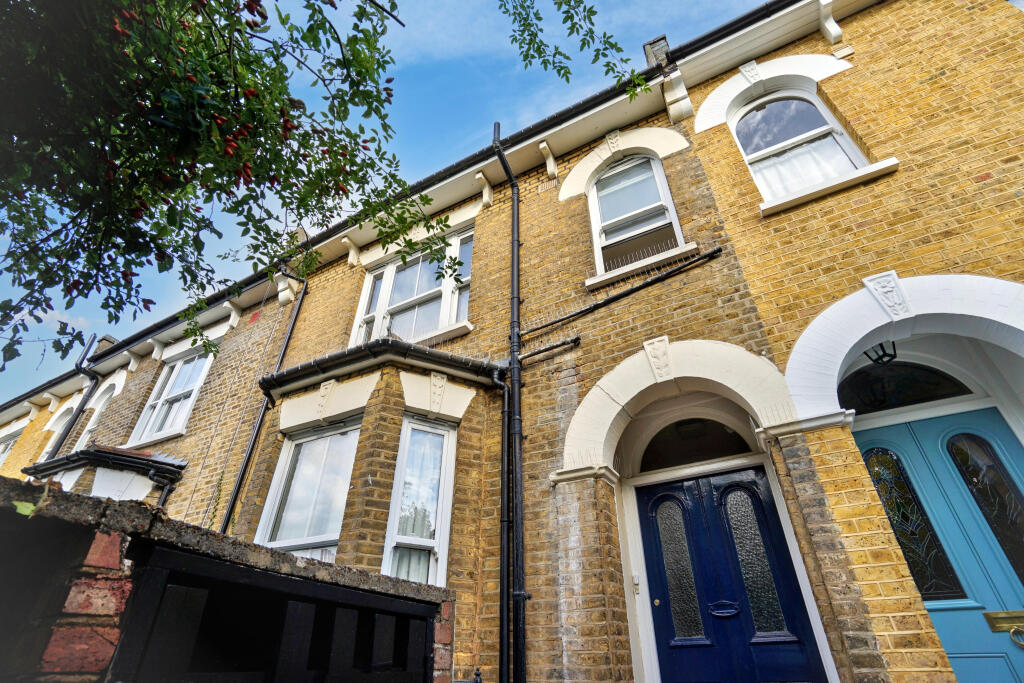 Apartment in London - View 2