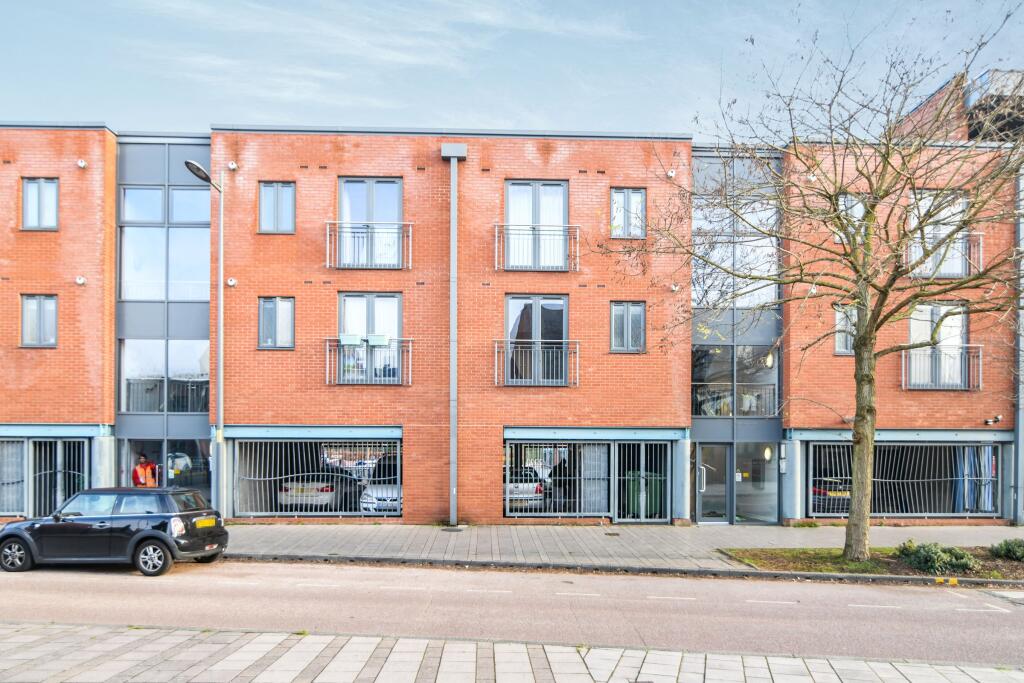Main image of property: Diglis Basin, Worcester, WR5
