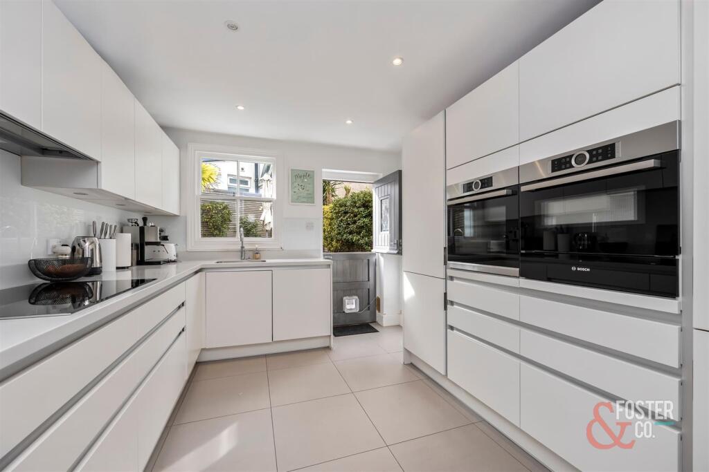House in Brighton - View 4