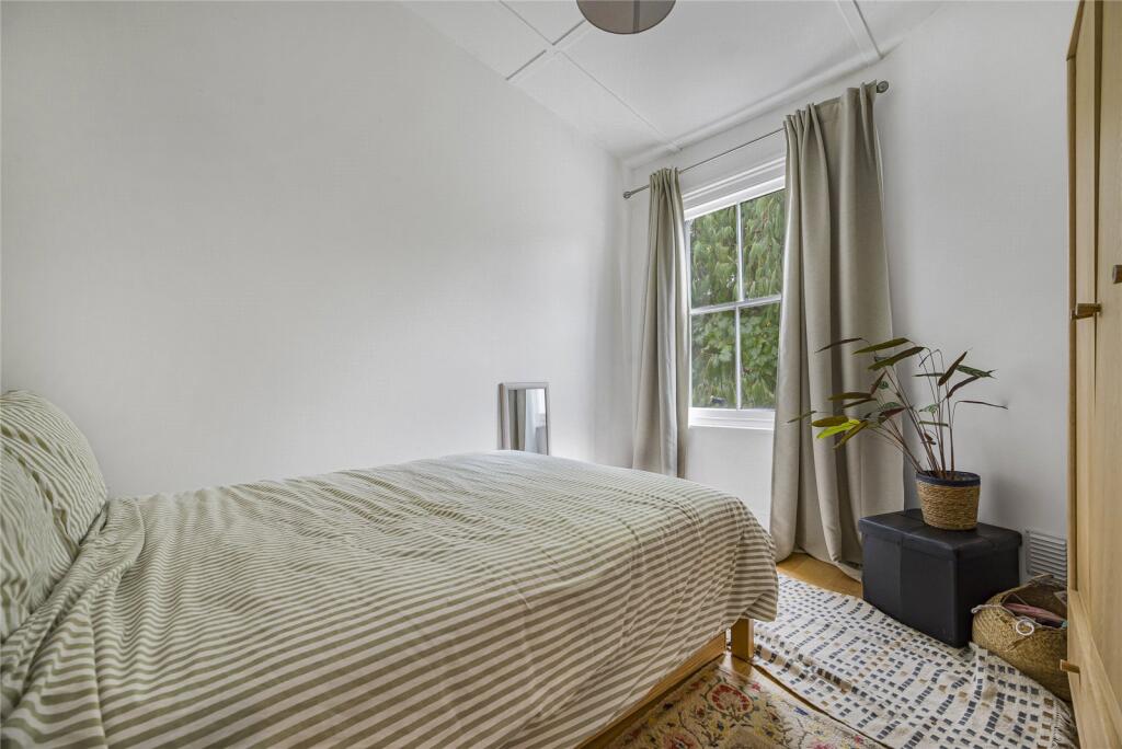 Apartment in London - More