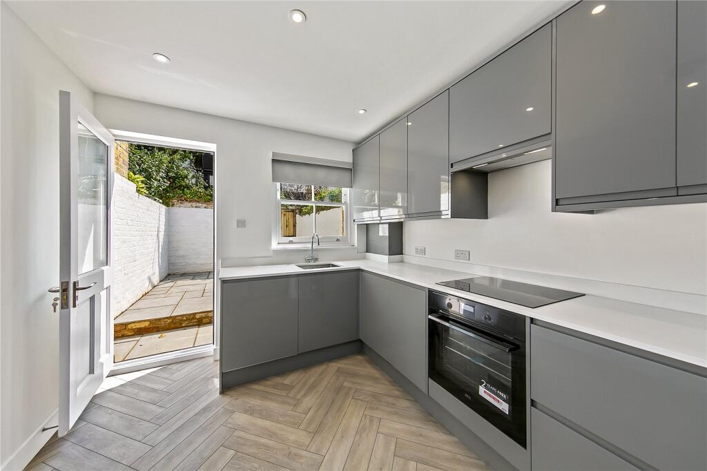 House in London - View 4