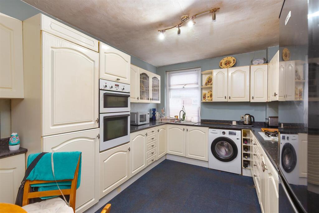 House in Lancaster - View 5