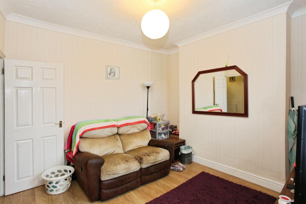 House in Llanbradach, Pwllypant - View 5