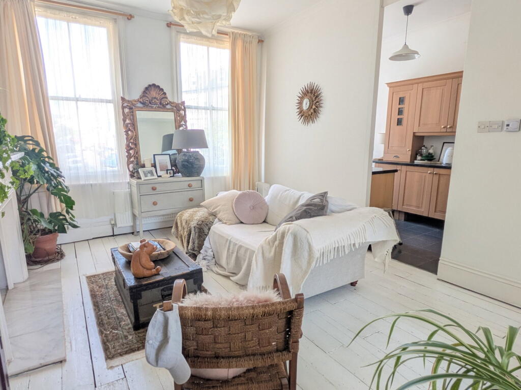 Apartment in Tonbridge - View 4