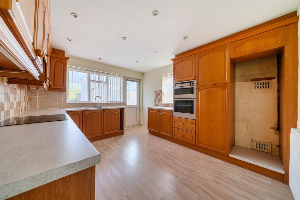House in Havant, Wecock - View 2
