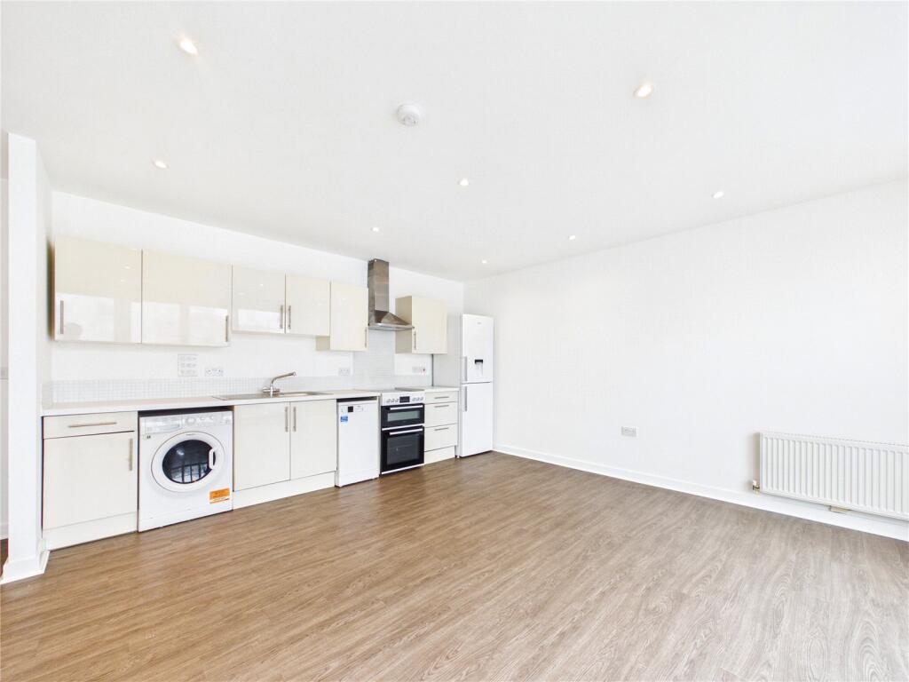 Apartment in Brightlingsea - View 3