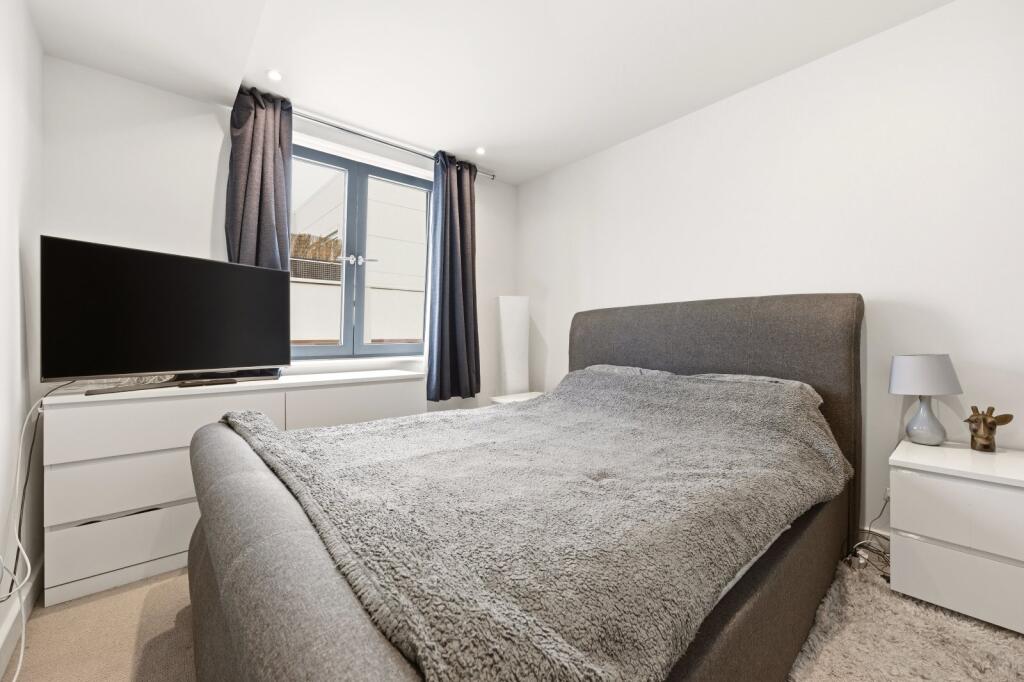 Apartment in St Albans - View 5