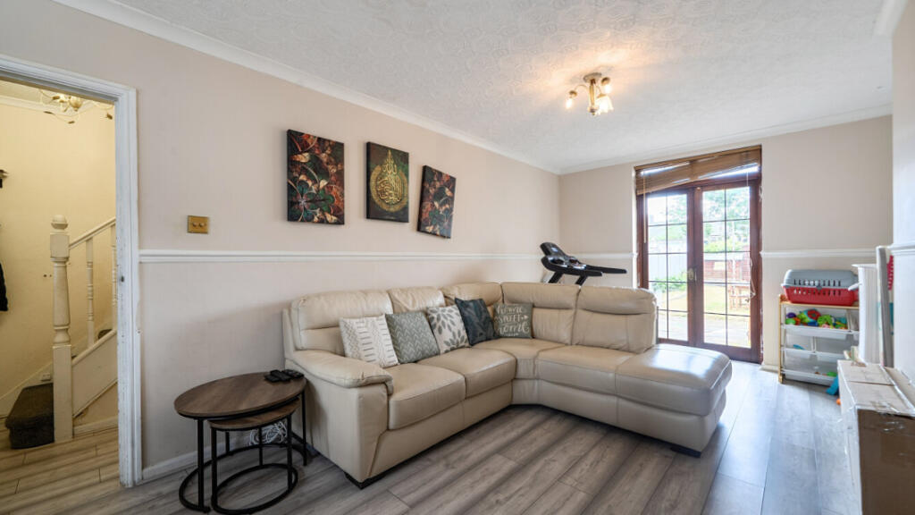 House in Romford - View 2