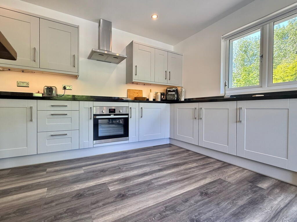 Baggeridge House, Roadstone Drive, Baggeridge Village, photo 5