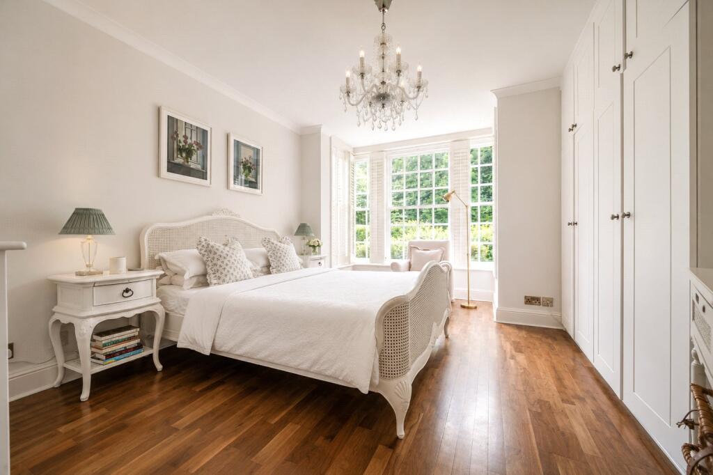 Apartment in Waverley, Haslemere - View 5
