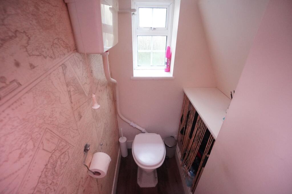House in High Wycombe, Sands - View 5