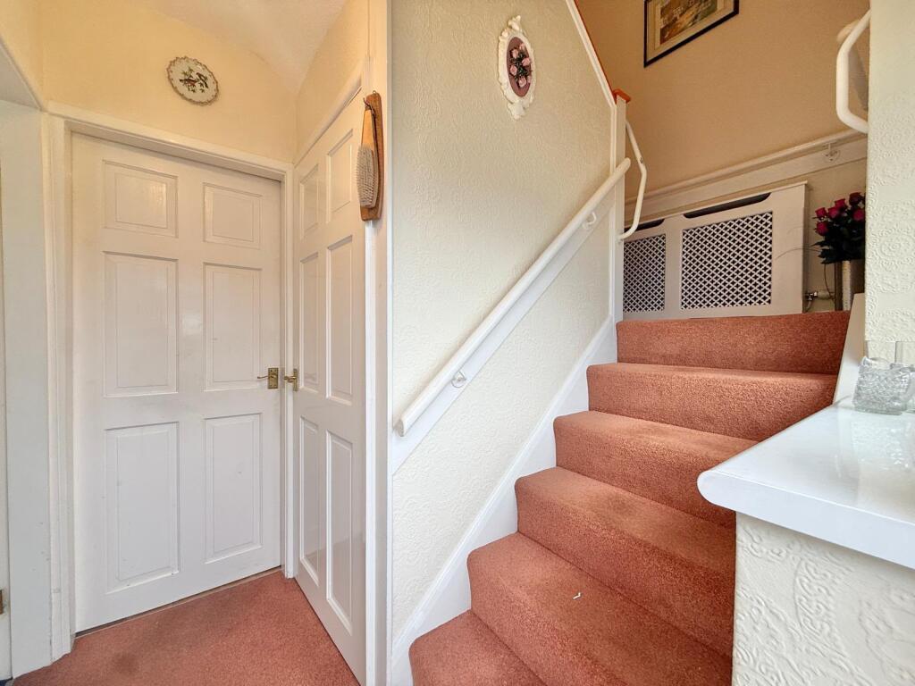 House in Tameside, Circular Road Estate, Kingston - More