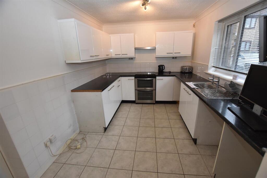 Hallowell Down, South Woodham Ferrers, Chelmsford photo 4