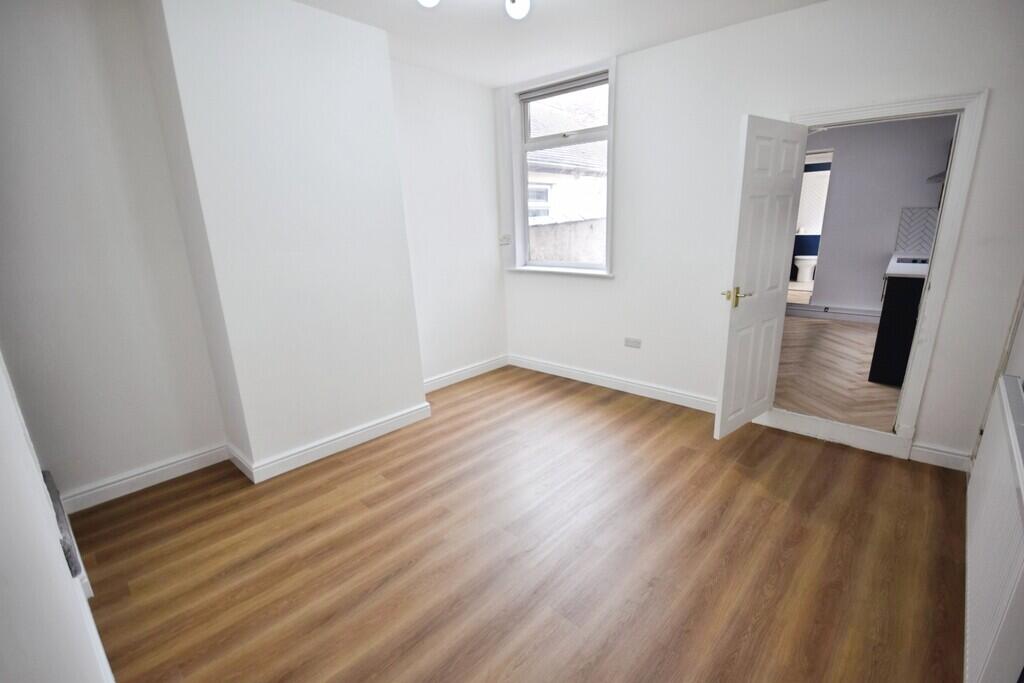 House in Stoke-on-Trent - View 4