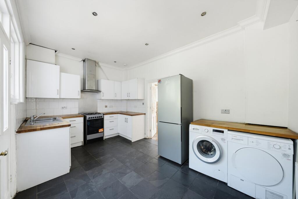 1 Vale Cottages, Kingston Vale, London photo 4