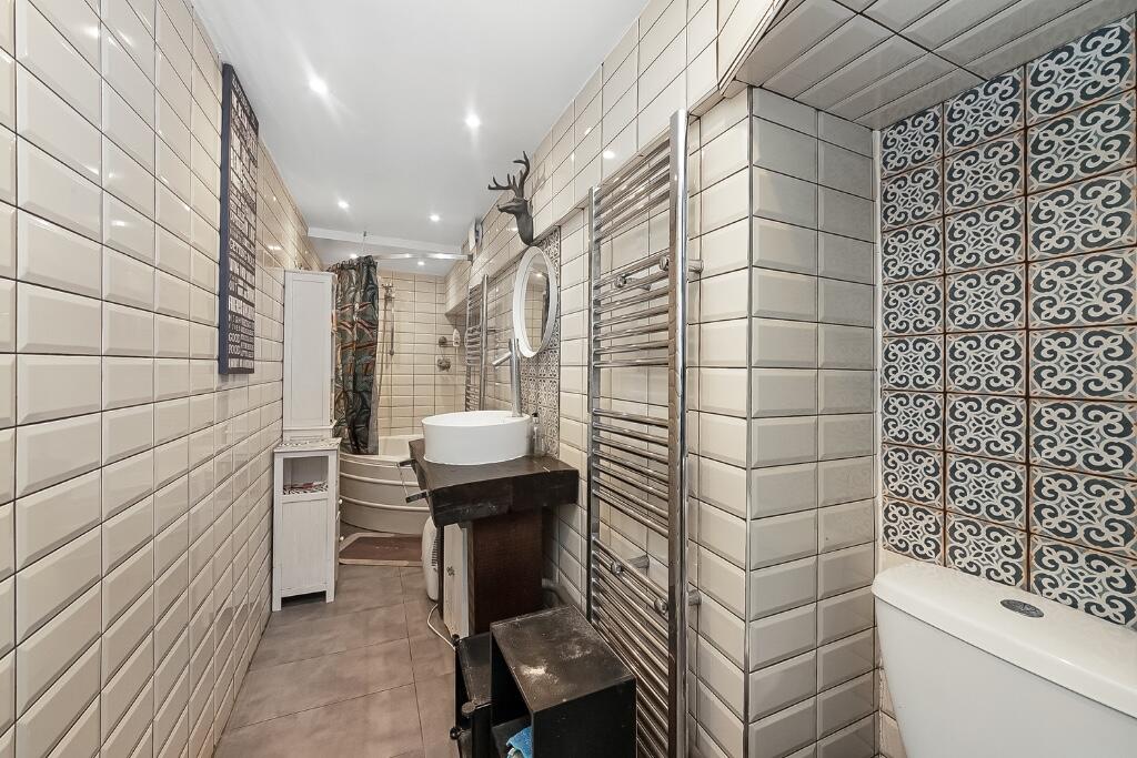 Apartment in London - More