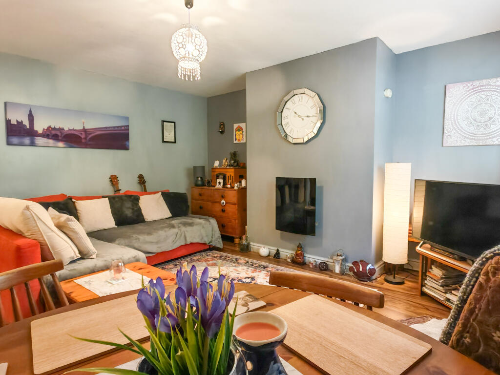 Apartment in Tameside, Greater Manchester - View 4