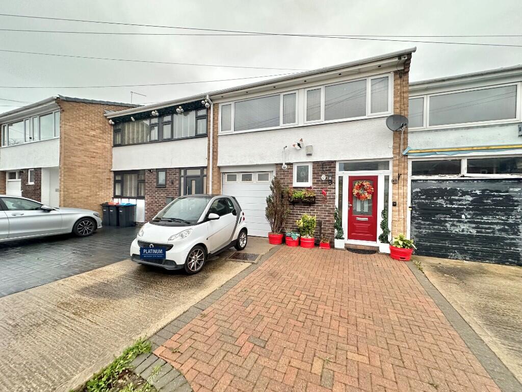 Main image of property: Links Avenue, Little Sutton