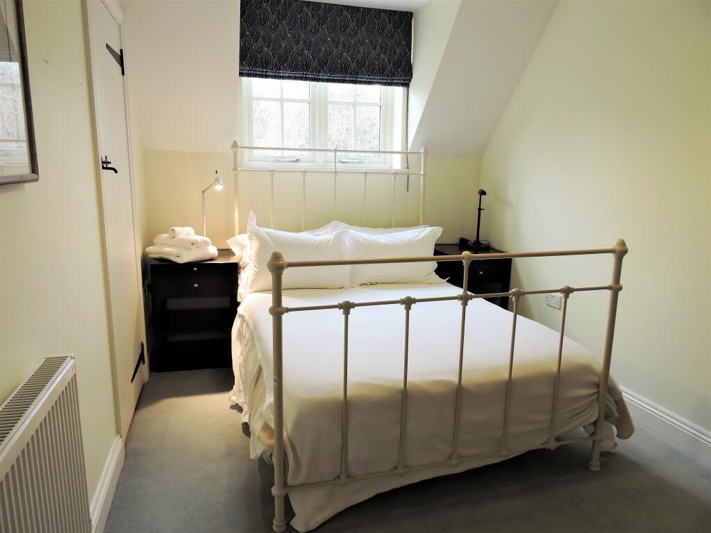 House in Southampton - View 5
