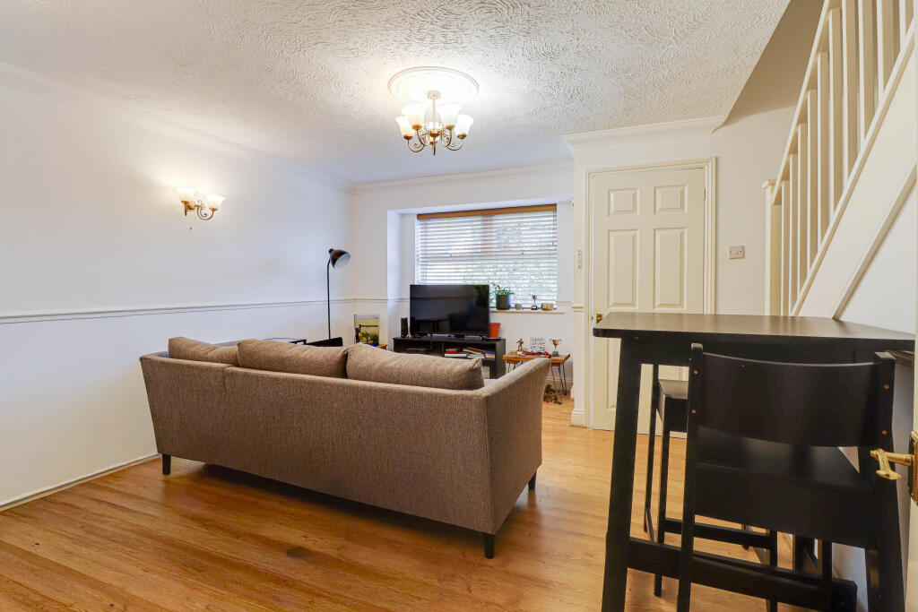 House in Harpenden, Roundwood - View 2
