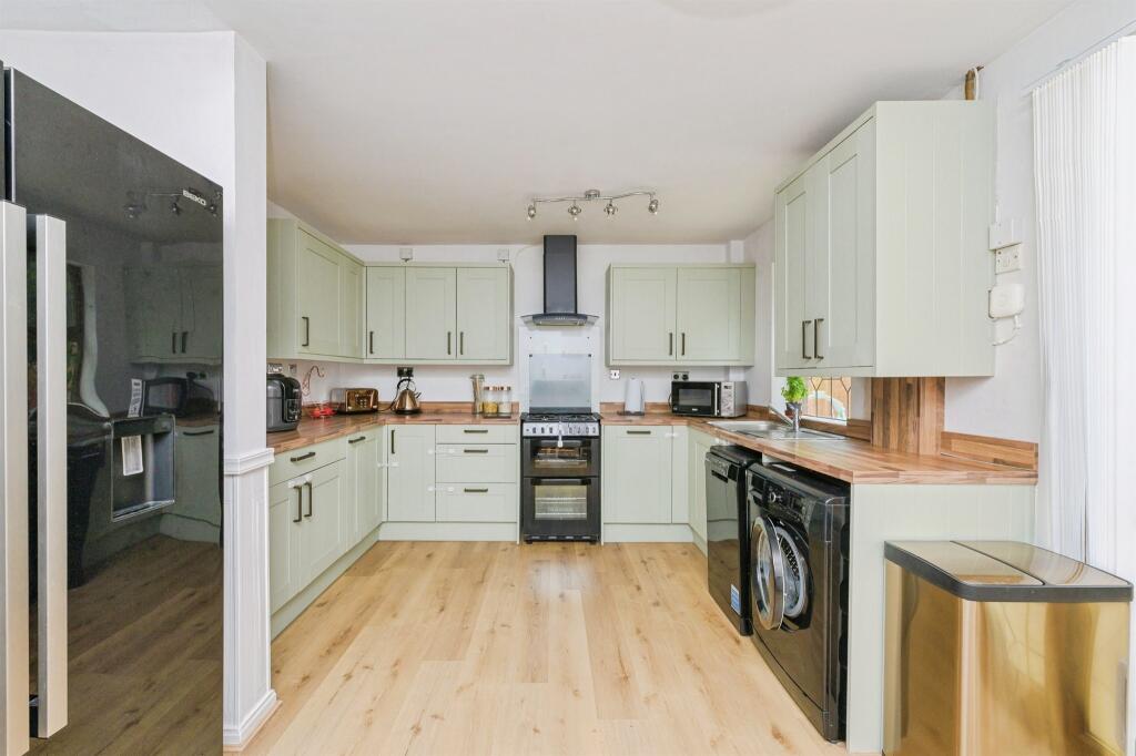 House in Tamworth, Amington - View 4