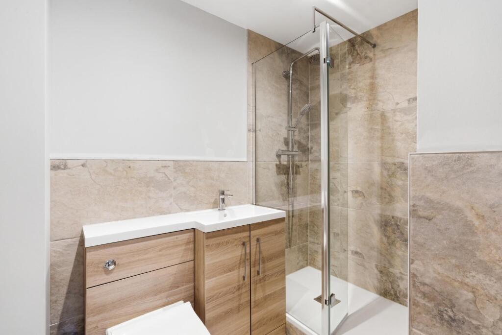 Apartment in Leeds, West Yorkshire - View 5