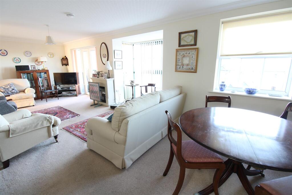Medina Gardens, Cowes photo 3