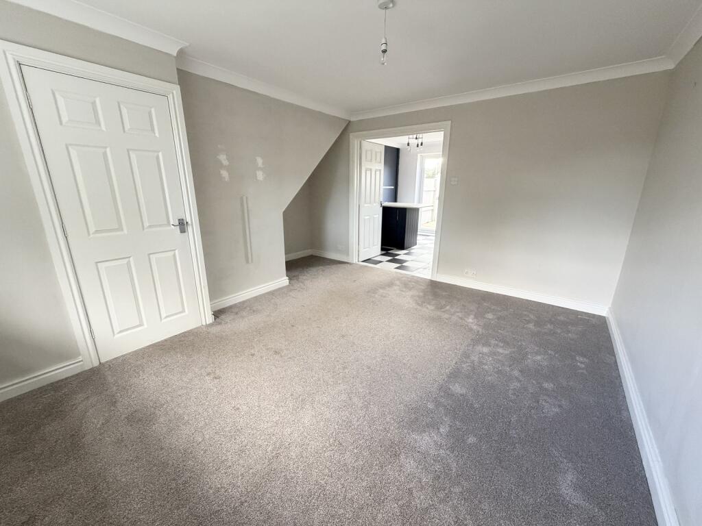 House in Newport - View 5