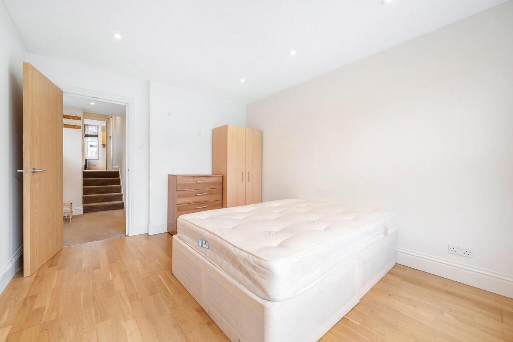 Apartment in London, Abbeville Village, Clapham - More