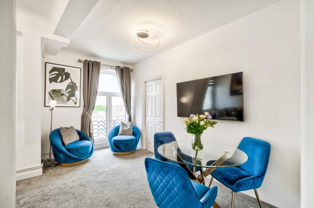 Apartment in London - More