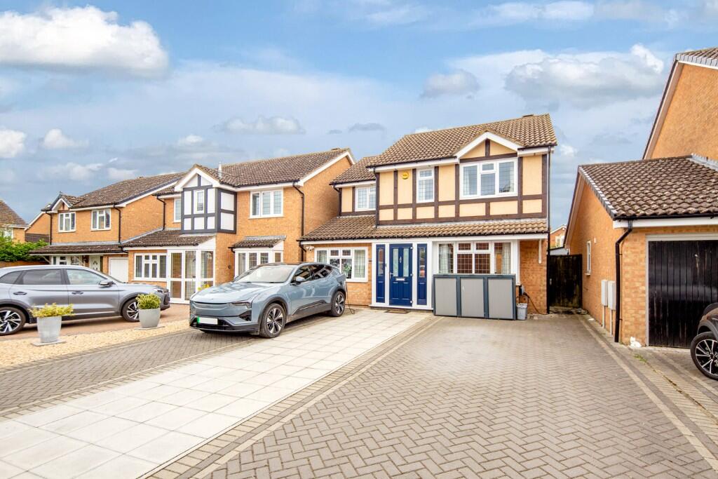 Main image of property: Osprey Close, Bicester, Oxfordshire, OX26