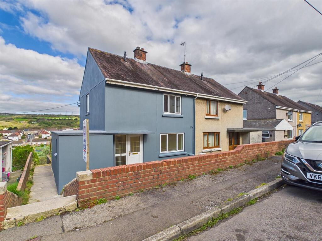 Main image of property: Coedmawr, Ponthenry, Llanelli