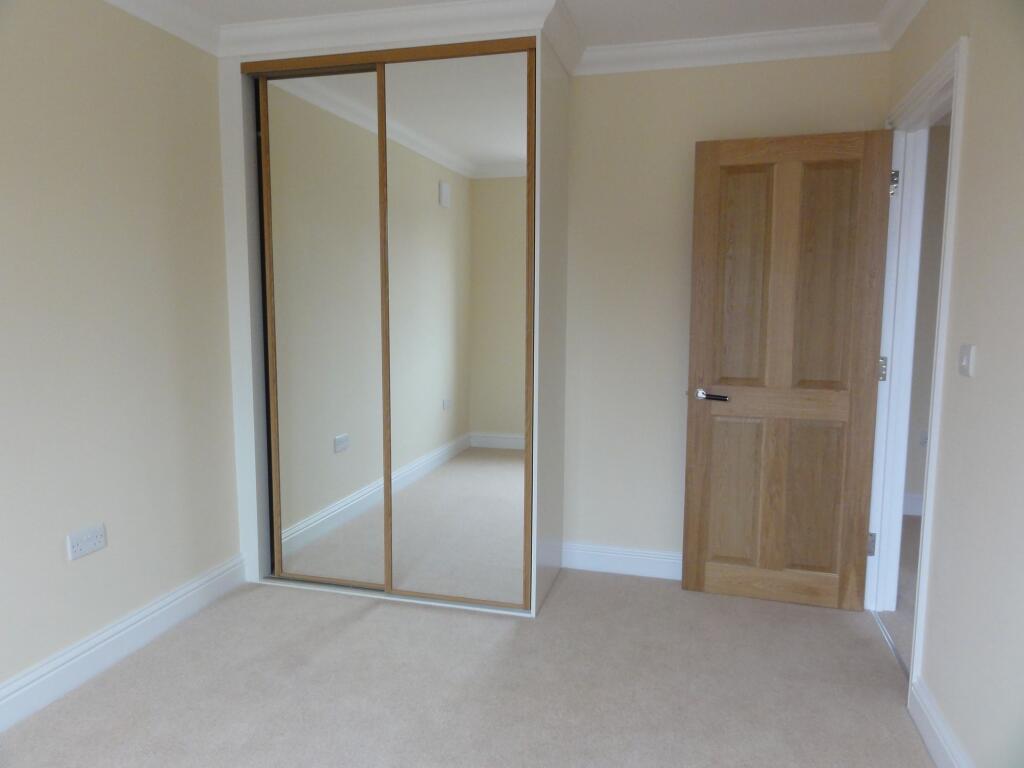 House in Waverley, Cranleigh - View 4