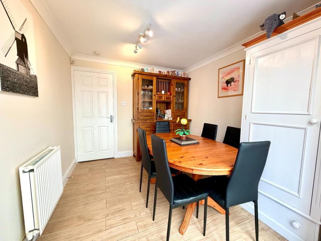 House in Northampton, Grange Park - View 5