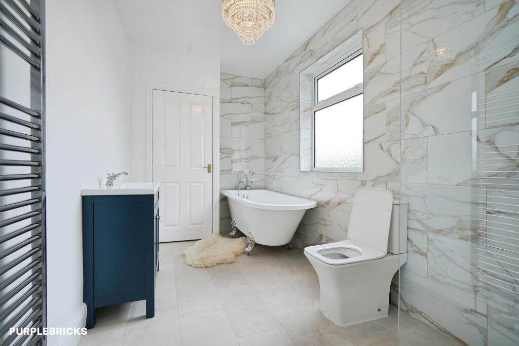 House in South Derbyshire, Derbyshire - View 4