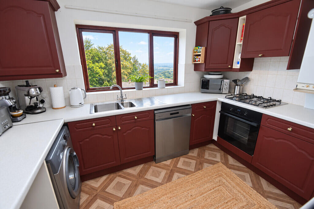 Nab Wood Drive, Shipley photo 4