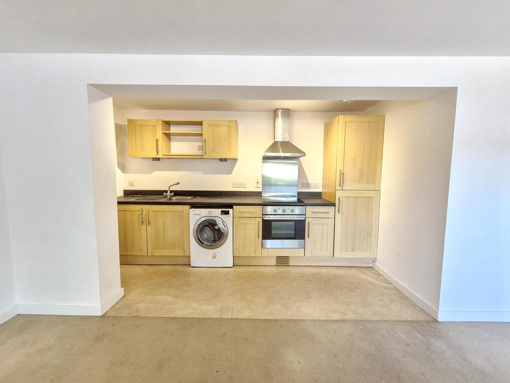 Apartment in Truro - View 3
