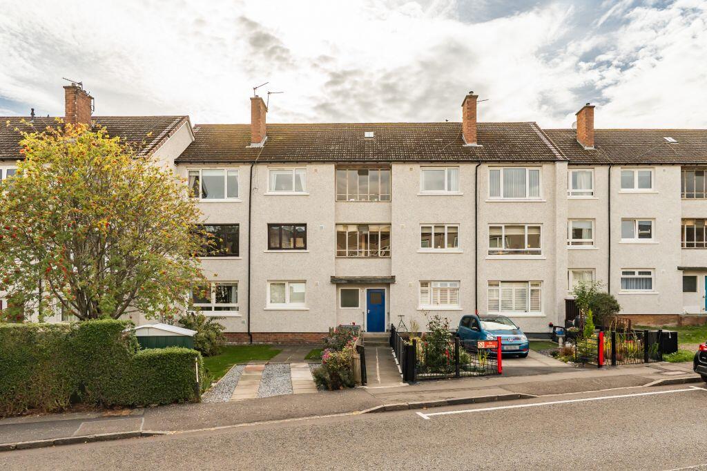 2-bed flat on 12/6 Oxgangs Avenue, Edinburgh, EH13 9JB, £155,000