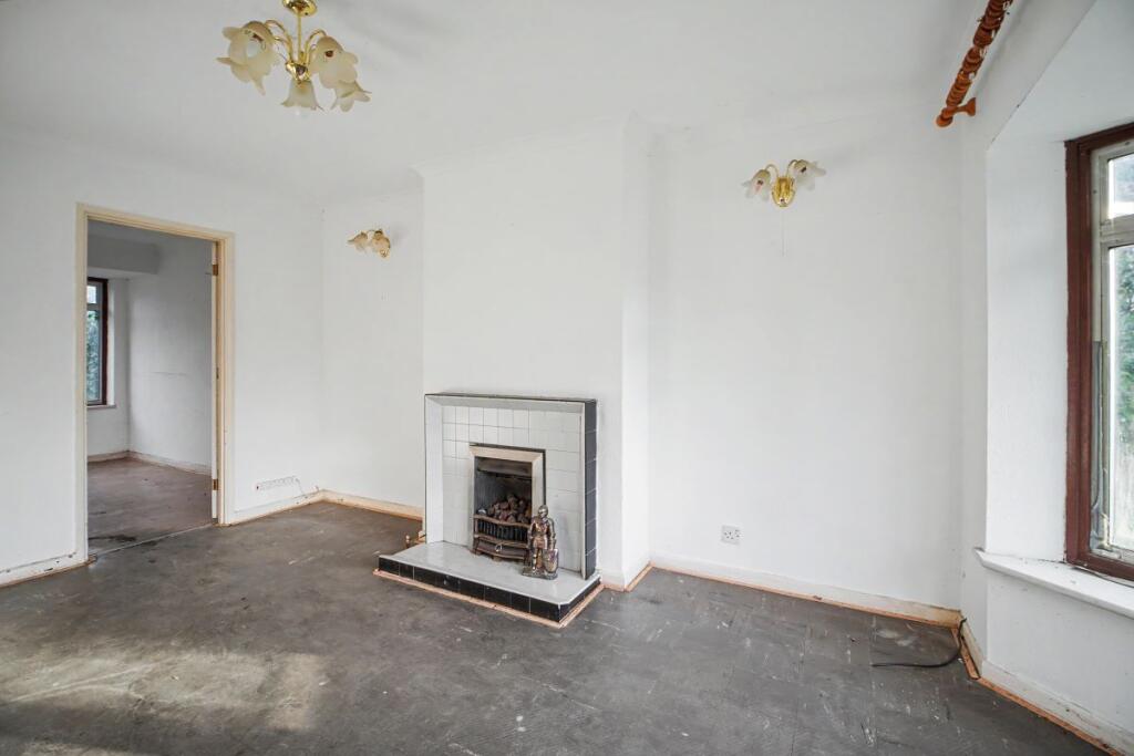 House in Burgess Hill, World's End - View 3