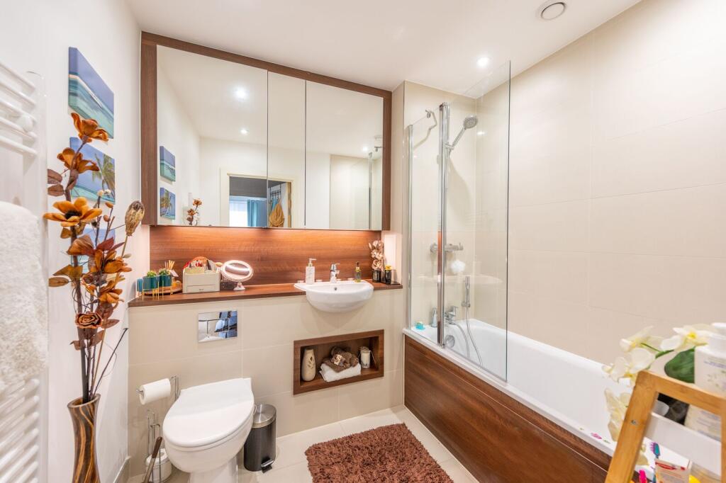 Apartment in Harrow - More