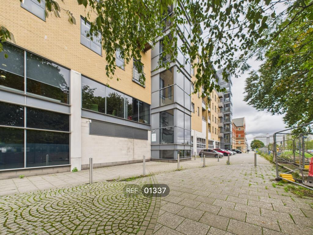 Main image of property: Queens Court,Queens Dock Avenue, Hull, HU1 3DR