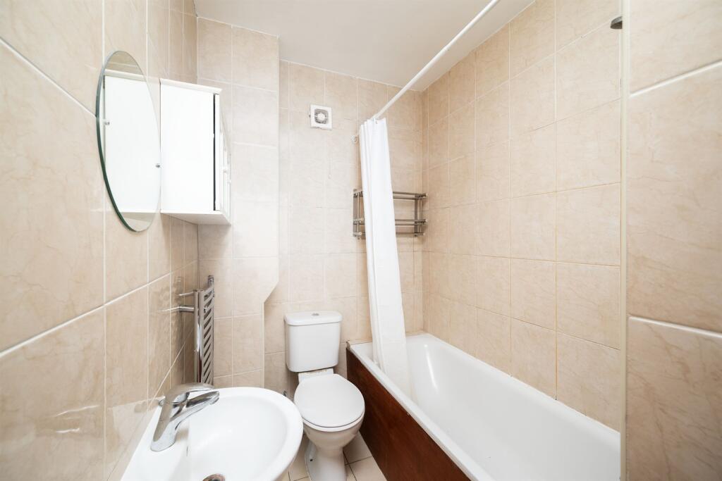 Apartment in London, Stroud Green - More