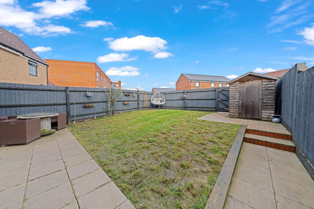 Maytree Crescent, Gilden Park, Essex, CM17 photo 4