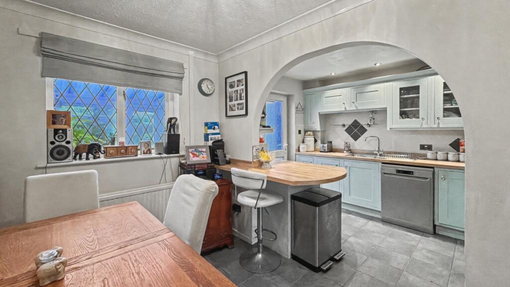 Lyneham Road, Bicester photo 4